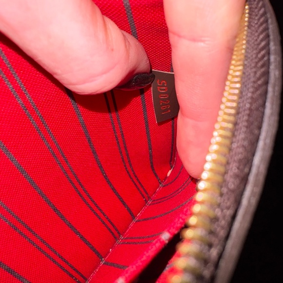 Louis Vuitton Neverfull MM with wristlet pouch - Picture 3 of 13